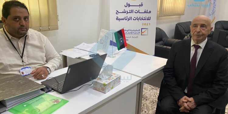 عقيلة صالح يقدم من بنغازي أوراق ترشحه للانتخابات الرئاسية