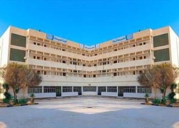 أفراد حرس المرافق التعليمية طبرق يدخلون في إضراب للمطالبة بزيادة رواتبهم