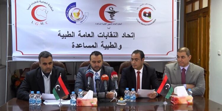 نقابة الأطباء توقف الإضراب بعد وعود بزيادة مرتبات الأطقم الطبية 100%