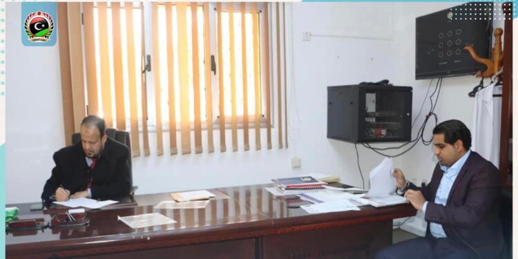 وزير الصحة يبحث تقارير حول مدى إقبال المواطنين على تلقي اللقاحات