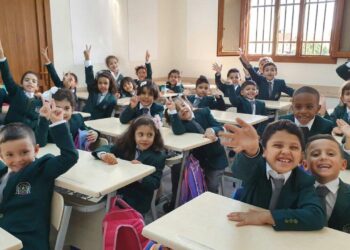 مكافحة الأمراض ووزارة التعليم يتفقان على إجراءات للتصدي للمتحور”أوميكرون”