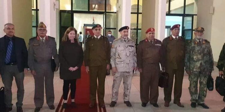 وليامز تبحث مع لجنة 5+5 في سرت إجلاء القوات الأجنبية والمرتزقة من ليبيا