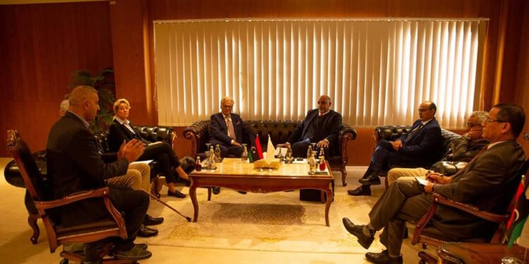 بلدية بنغازي تستعد لاستئناف العمل بمشروع المدينة الرياضية