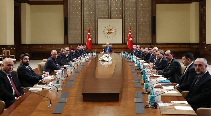 وفد من مجلس النواب برئاسة النويري يجتمع مع أردوغان في أنقرة