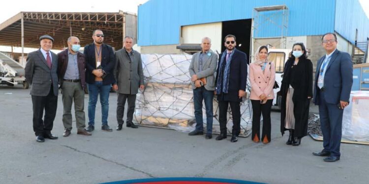 وصول 1.2 مليون جرعة من لقاح “فايزر” إلى مطار معيتيقة