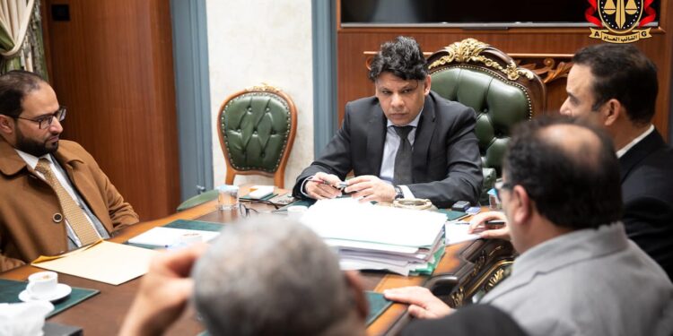 القيب يؤكد للنائب العام إنجاز إجراءات التعاقد وتحديد زمن لطباعة الكتاب المدرسي