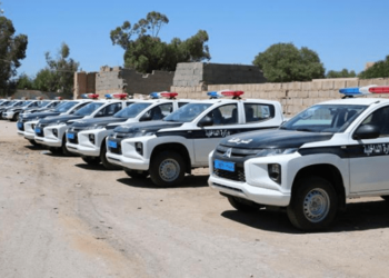 الداخلية تدين السطو على سيارات تابعة لها كانت في طريقها إلى سبها للمساعدة في تأمين الانتخابات