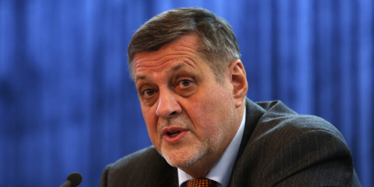 كوبيش يكشف أن أسبابا مهنية وشخصية كانت وراء استقالته