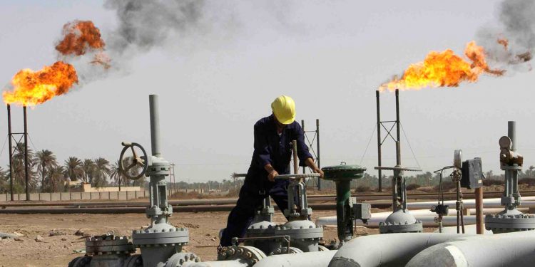 اتحاد عمال النفط: حكومة الدبيبة تجبرنا على إغلاق المنشآت النفطية