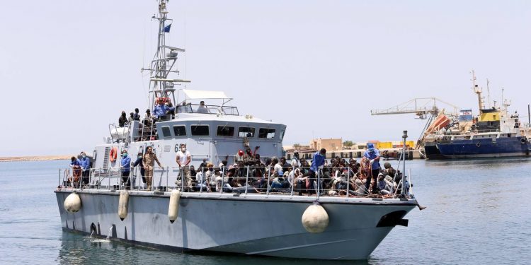 تقرير سري: الاتحاد الأوروبي مصمم على دعم حرس السواحل الليبي رغم الانتهاكات