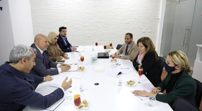 وليامز تبحث مع قادة الحزب الديمقراطي أهمية المحافظة على الزخم الحالي لإجراء الانتخابات