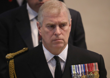 أمير بريطاني تلاحقه تهم العلاقة بالقذافي