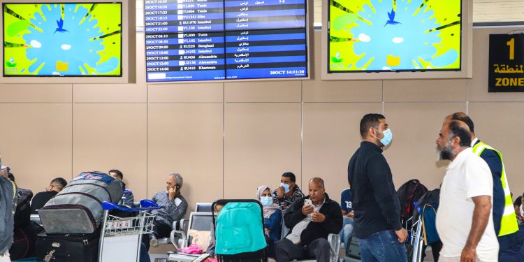 إغلاقات متكررة للرحلات الداخلية بين الشرق والغرب