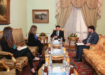 عقيلة وستيفاني يبحثان النقاط الخلافية في مفاوضات المسار الدستوري بالقاهرة