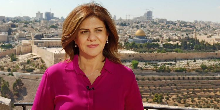 بدم بارد.. الاحتلال الإسرائيلي يقتل صحفية الجزيرة “شيرين أبوعاقلة”