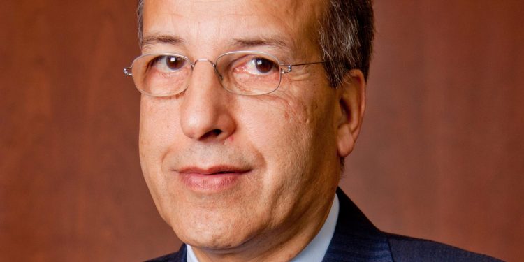 أفريكا إنتلجنس: المصرفان المركزيان في ليبيا وتونس تحالف العائلات