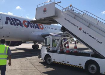 موظفو الخدمات الأرضية يوقفون العمل بمطارات المنطقة الشرقية