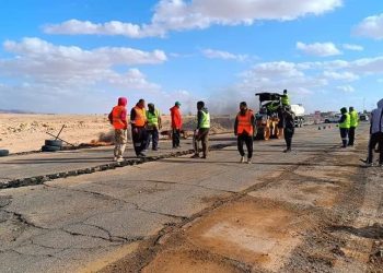 بدعم الحكومة الليبية.. انطلاق مشروع ترميم طريق أبونجيم – ودان