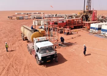 حقل إيراون يبدأ إنتاج 3 آلاف برميل يوميا