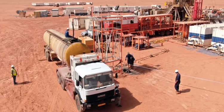 حقل إيراون يبدأ إنتاج 3 آلاف برميل يوميا