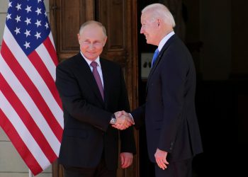 إستراتيجية بايدن ودهاء بوتين.. أيهما يريح ليبيا؟
