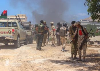 بركان الغضب.. معارك يوثقها كتاب السياسة ولعبة الأمم في ليبيا