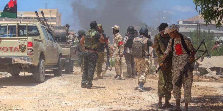 بركان الغضب.. معارك يوثقها كتاب السياسة ولعبة الأمم في ليبيا