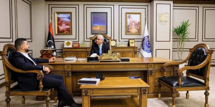 باشاغا يتابع عمل غرفة التنظيم والطوارئ ببنغازي