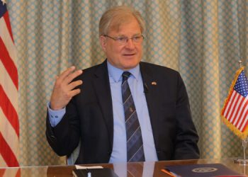 نورلاند : لا يمكن لمن يريد الترشح أن يكون جزءا من الانتخابات