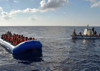 منظمة حقوقية ..مطالبات بإنقاذ المهاجرين على طول طرق الهجرة