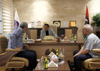 الحكومة الليبية تبحث سبل عودة مهجري المنطقة الغربية لمنازلهم