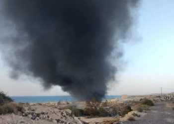 الماية.. ضحايا وخسائر مادية والأهالي يغلقون الطريق الساحلي