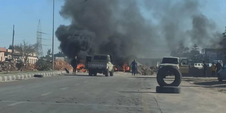 إعادة فتح الطريق الساحلي