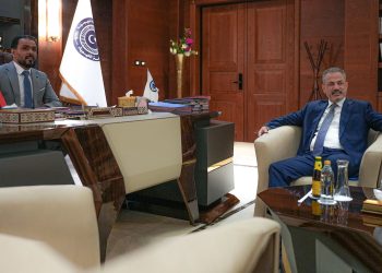 لقاء حماد وبن قدارة ..هل تستجيب مؤسسة النفط لمطالب توزيع الثروة النفطية؟