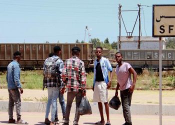 تونس ..معاناة المهاجرين وسط تدخلات أمنية عنيفة