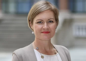 بريطانيا تدعو قادة ليبيا لاتخاذ حلول وسط لإيجاد توزيع عادل ومنصف للموارد