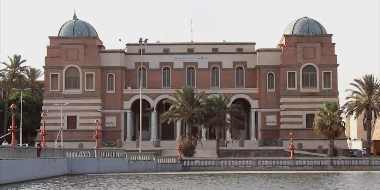 مصرف ليبيا المركزي يكشف عن حجم الإنفاق والإيرادات في الدولة خلال الأشهر الثمانية الماضية