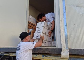 “أطباء حول الأرض” التركية ترسل مساعدات إلى ليبيا