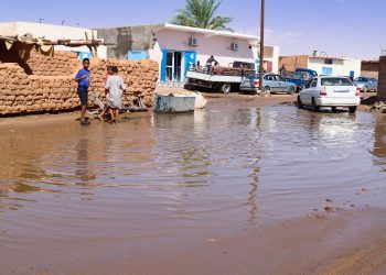 أمطار غزيرة تتسبب في انهيار منازل وانقطاع التيار الكهربائي في مدينة أوباري وغات