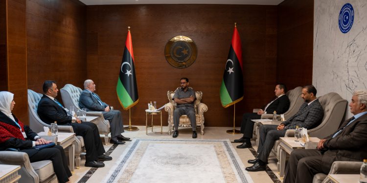 حماد يصدر تعليماته بتفعيل قرار تمتع الفلسطينيين بكافة حقوق المواطن الليبي