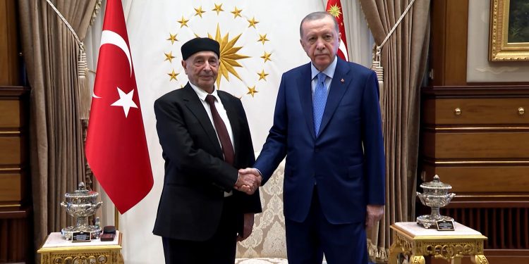 بين القاهرة وأنقرة .. عقيلة صالح يحمل ملف الحكومة الجديدة