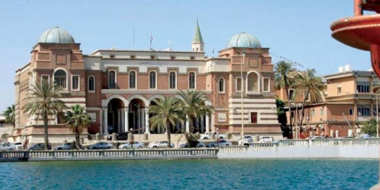 وكيل وزارة المالية لـ أبعاد: العجز بلغ مليارات الدولار على الرغم من استقرار النفط