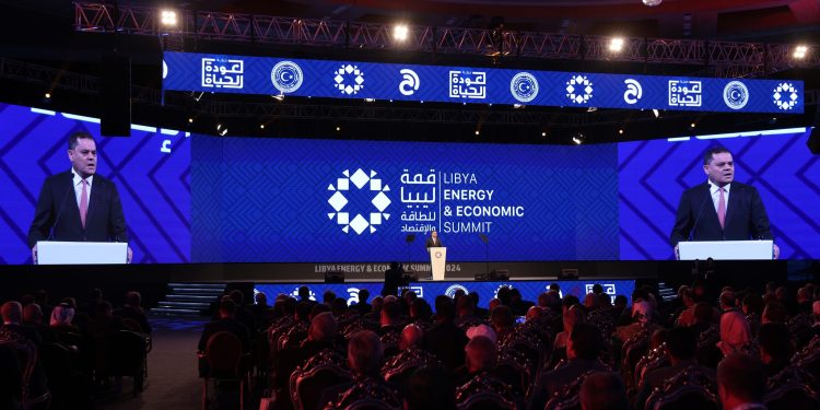 قمة الطاقة في طرابلس ..غياب الشركاء وأزمات تعصف بقطاع النفط