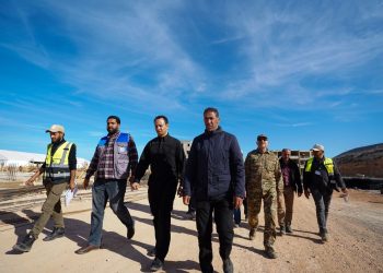 المدير التنفيذي لصندوق إعمار درنة يتفقد سير العمل بمشاريع المدينة