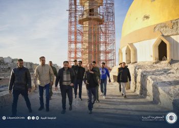 رئيس الحكومة في بنغازي والمدير التنفيذي لصندوق إعمار درنة يتفقدان عددا من المواقع بغرض صيانتها