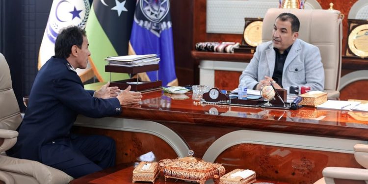 بحث تكثيف الجهود بمنفذ أمساعد الحدودي لمواجهة الهجرة غير النظامية