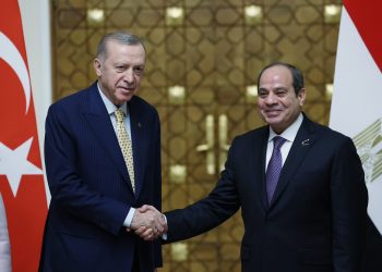 من القاهرة ..أردوغان يبحث مع السيسي استقرار ليبيا ووحدتها