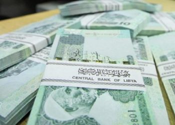 بعد جدل سحب ورقة الـ50 دينارا من التداول ..سفارة روسيا في ليبيا تنفي طباعتها في بنغازي