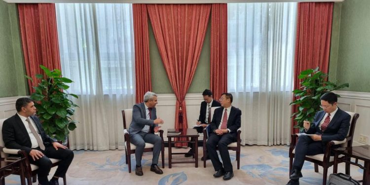 كعوان والصفراني يناقشان مع ممثلين عن الحزب الشيوعي الصيني سبل إنهاء الانسداد السياسي في ليبيا