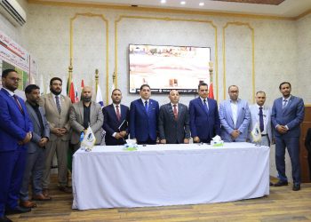 وزارة العمل والتأهيل توقع مذكرة تفاهم مع مجمع عمال مصر